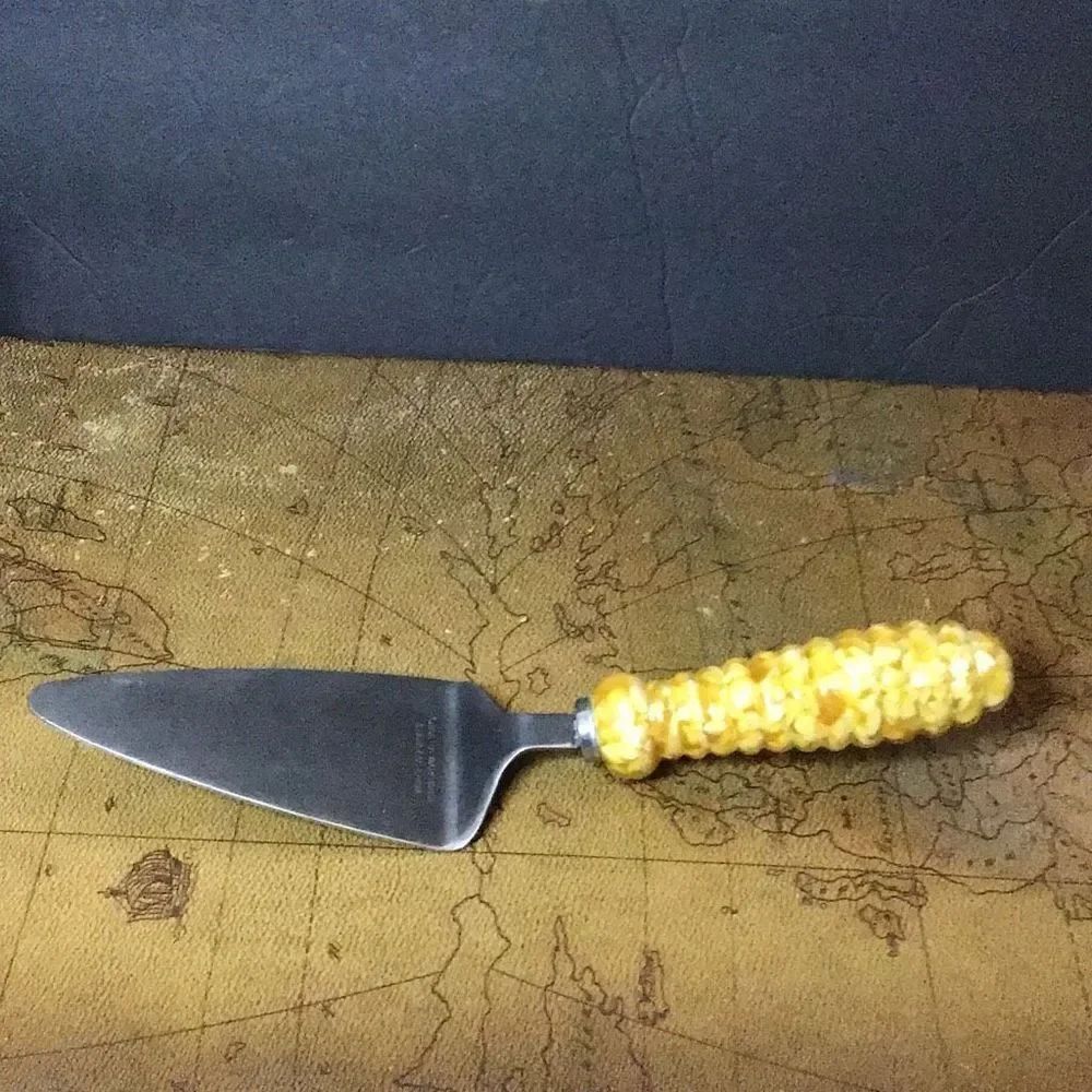 Vintage cake knife real corn kernels handle By Boston warehouse